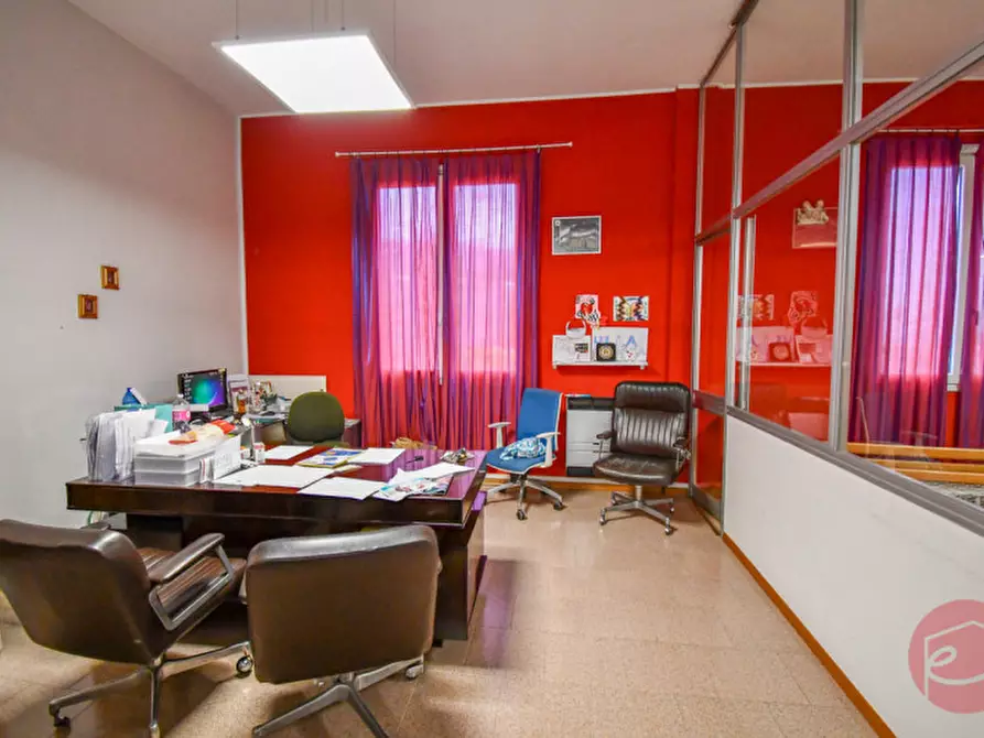 Immagine 9 di Negozio in affitto  a Cesena