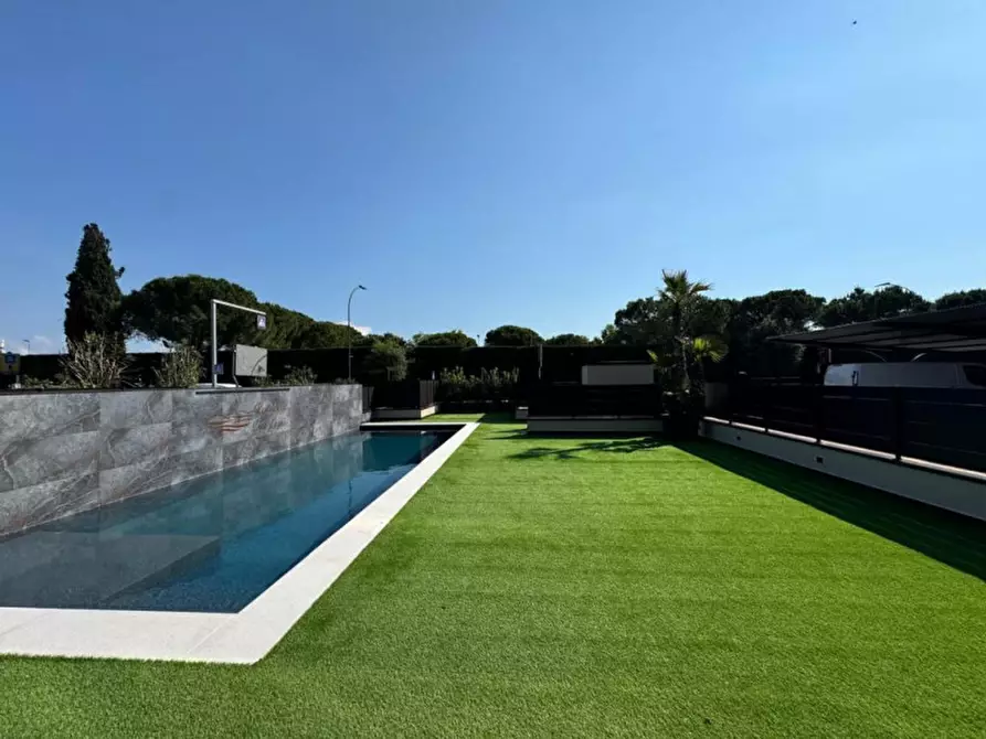 Immagine 4 di Appartamento in vendita  a Peschiera Del Garda