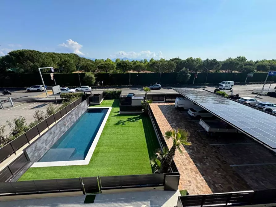 Immagine 7 di Appartamento in vendita  a Peschiera Del Garda
