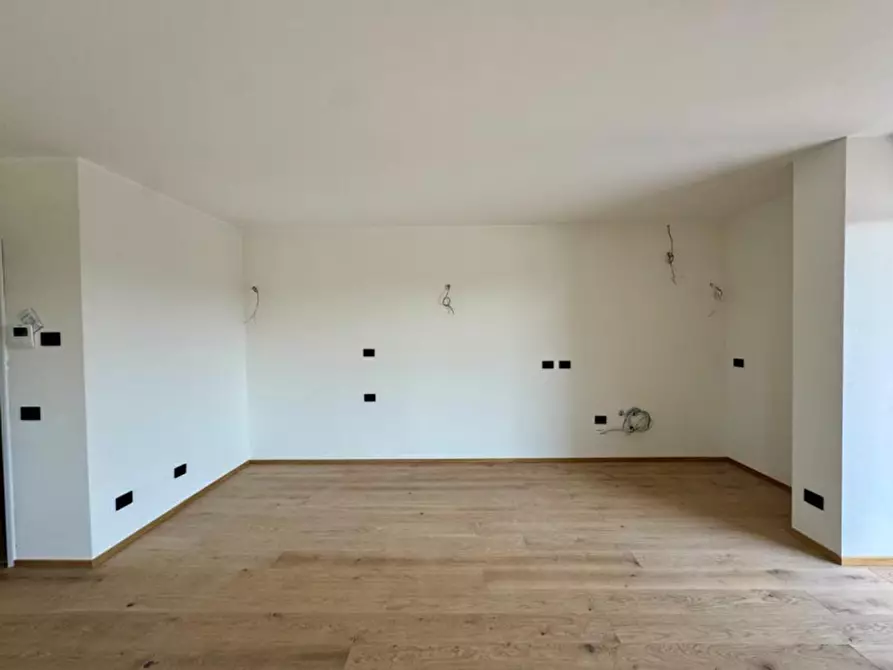Immagine 14 di Appartamento in vendita  a Peschiera Del Garda