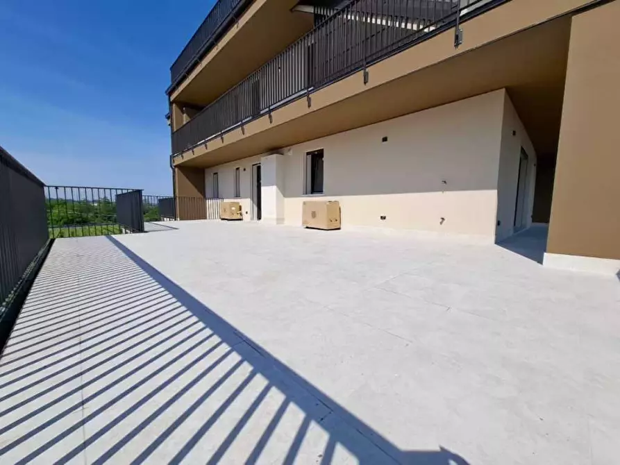 Immagine 20 di Appartamento in vendita  a Peschiera Del Garda