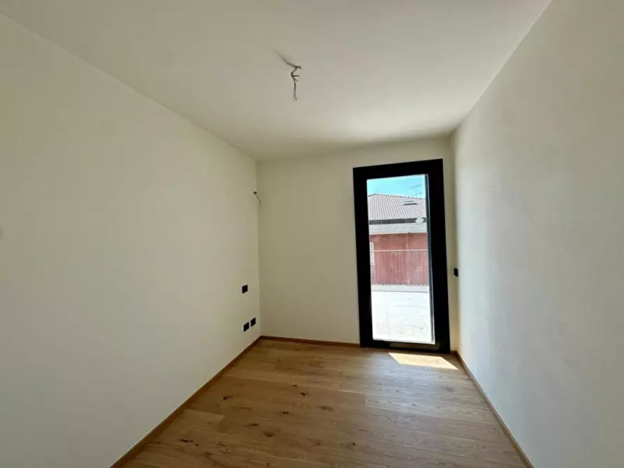 Immagine 28 di Appartamento in vendita  a Peschiera Del Garda