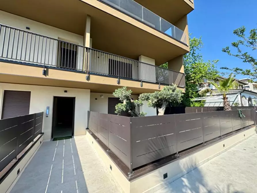 Immagine 33 di Appartamento in vendita  a Peschiera Del Garda