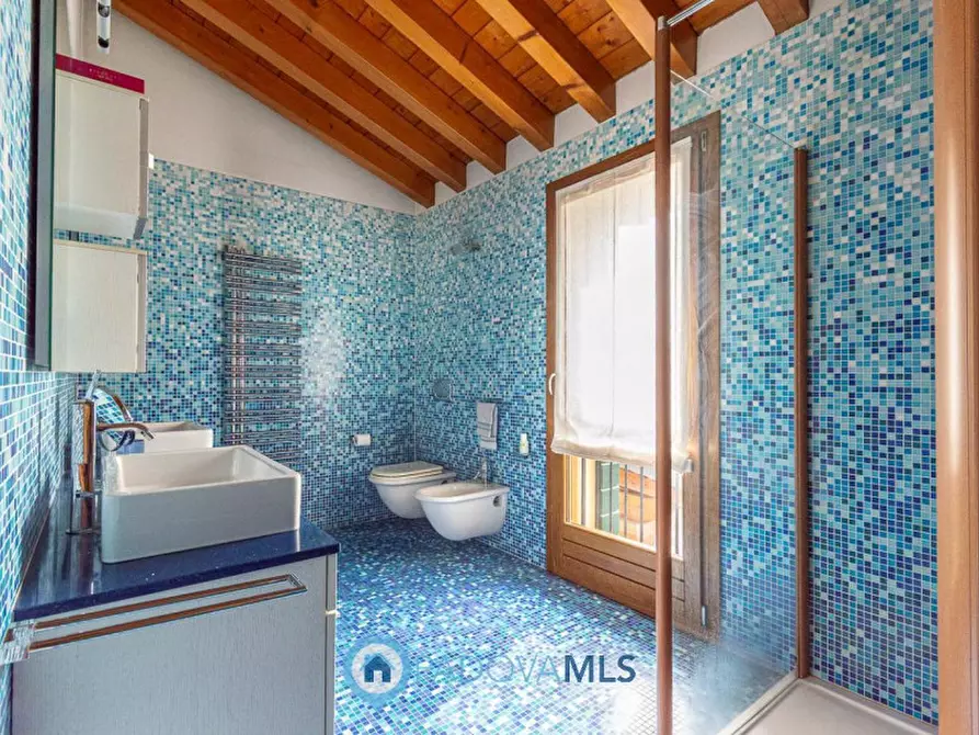 Immagine 27 di Villa in vendita  in Via Nespolaro a Rubano