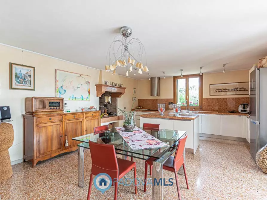 Immagine 38 di Villa in vendita  in Via Nespolaro a Rubano