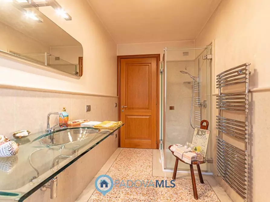 Immagine 46 di Villa in vendita  in Via Nespolaro a Rubano