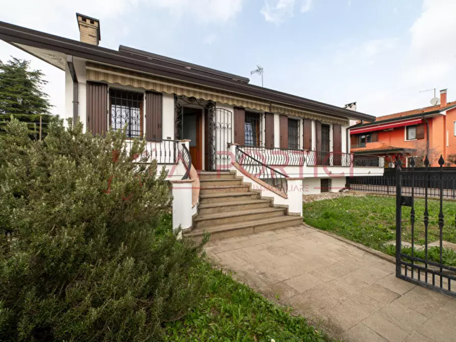 Immagine 1 di Casa bifamiliare in vendita  in VIA BERNARDO DA PIOVE a Piove Di Sacco