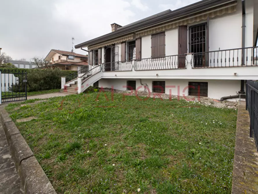 Immagine 3 di Casa bifamiliare in vendita  in VIA BERNARDO DA PIOVE a Piove Di Sacco