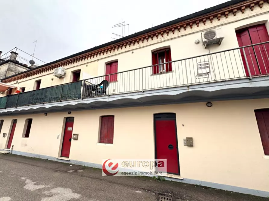 Immagine 3 di Loft/Open space in vendita  in Via Domeniconi a Vicenza