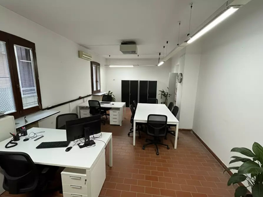 Immagine 5 di Loft/Open space in vendita  in Via Domeniconi a Vicenza