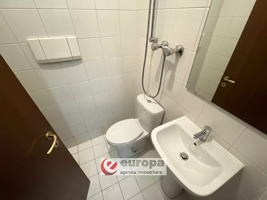 Immagine 9 di Loft/Open space in vendita  in Via Domeniconi a Vicenza