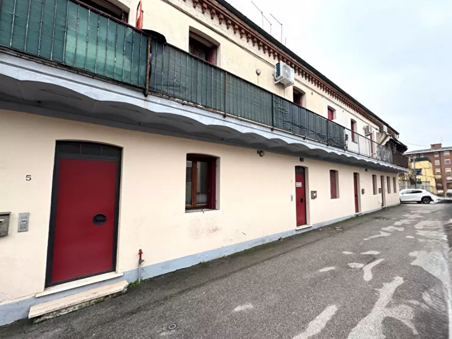 Immagine 2 di Loft/Open space in vendita  in Via Domeniconi a Vicenza