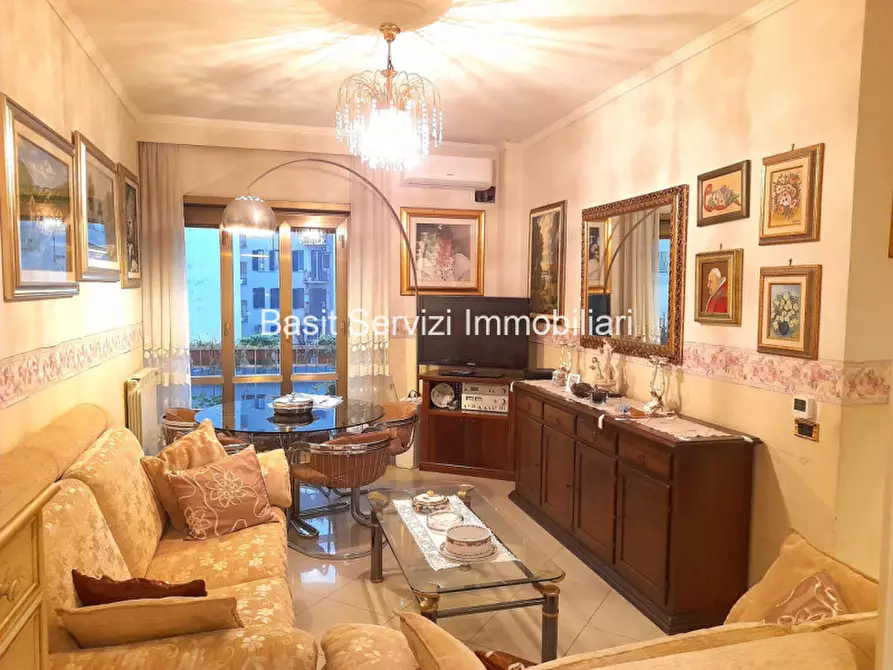 Immagine 1 di Appartamento in vendita  in Viale Guglielmo Marconi a Roma