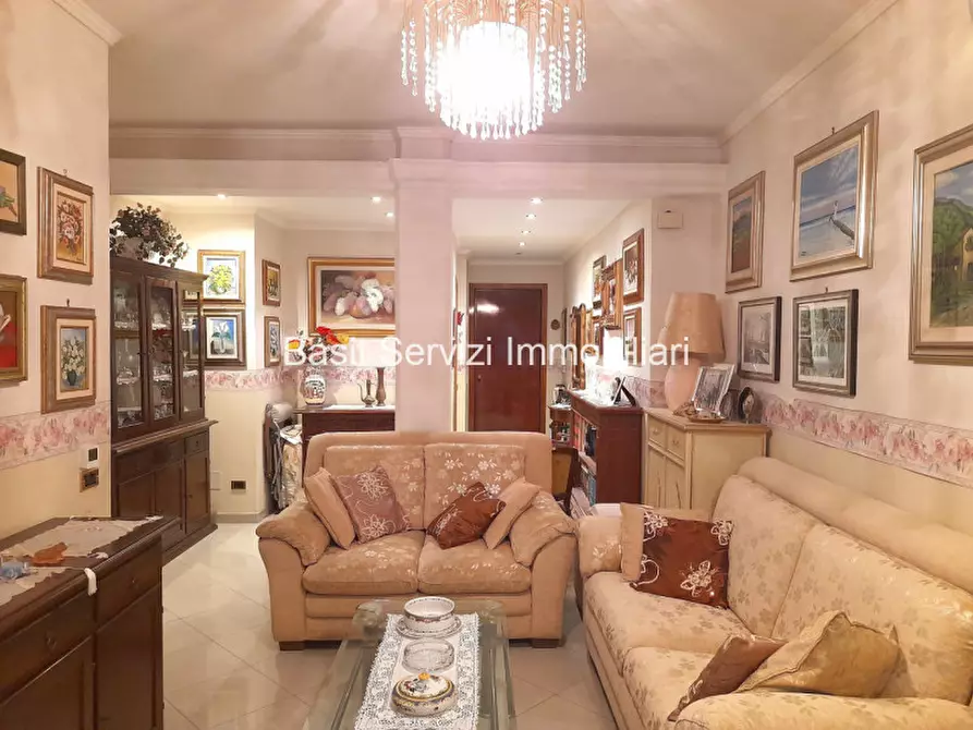 Immagine 4 di Appartamento in vendita  in Viale Guglielmo Marconi a Roma