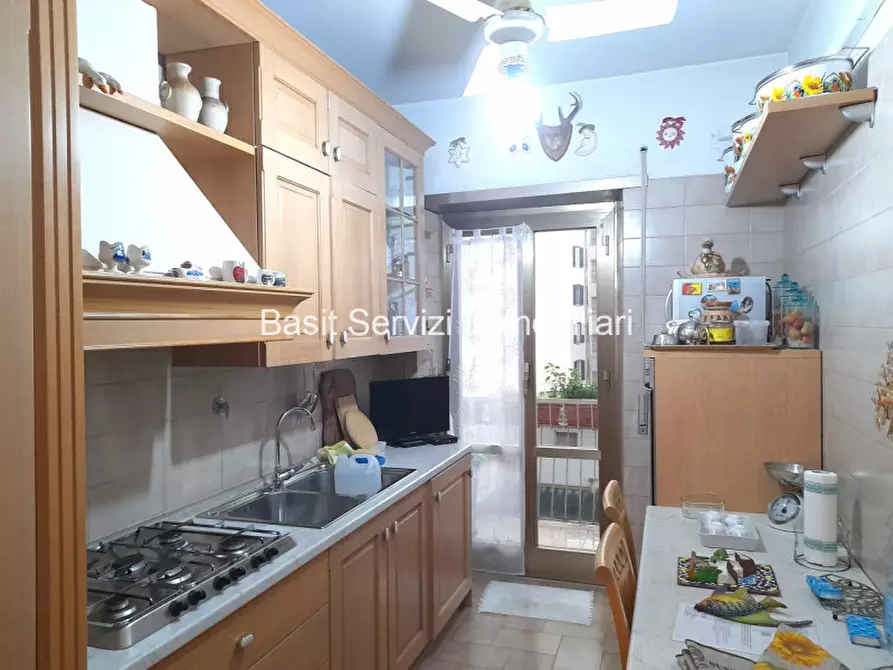 Immagine 12 di Appartamento in vendita  in Viale Guglielmo Marconi a Roma