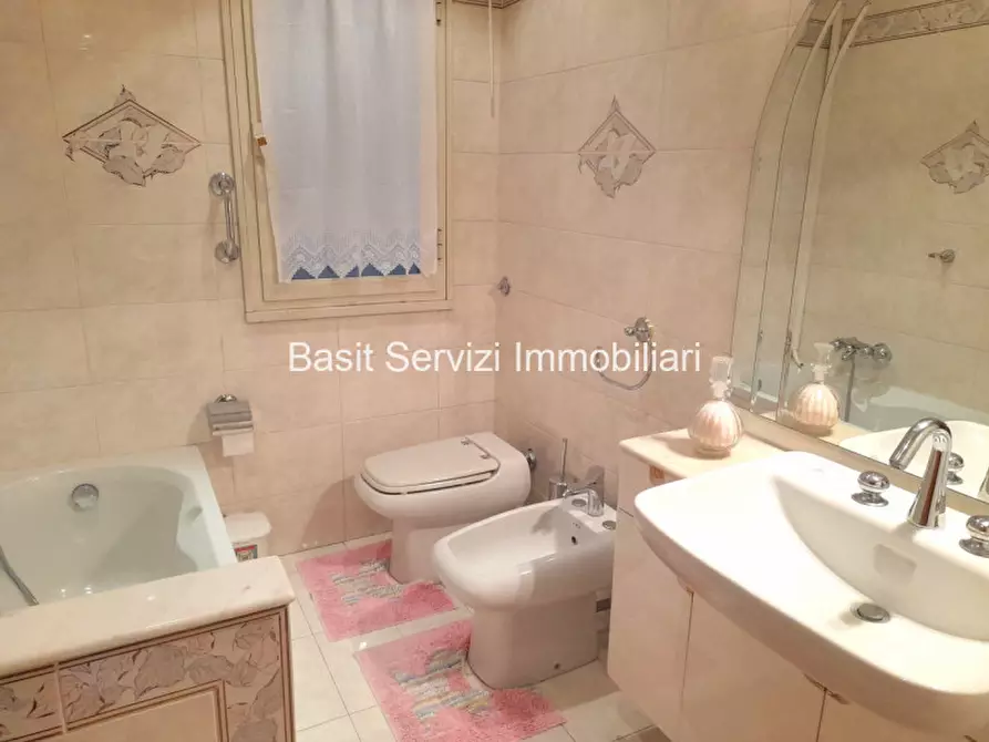 Immagine 23 di Appartamento in vendita  in Viale Guglielmo Marconi a Roma