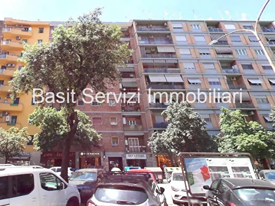 Immagine 29 di Appartamento in vendita  in Viale Guglielmo Marconi a Roma