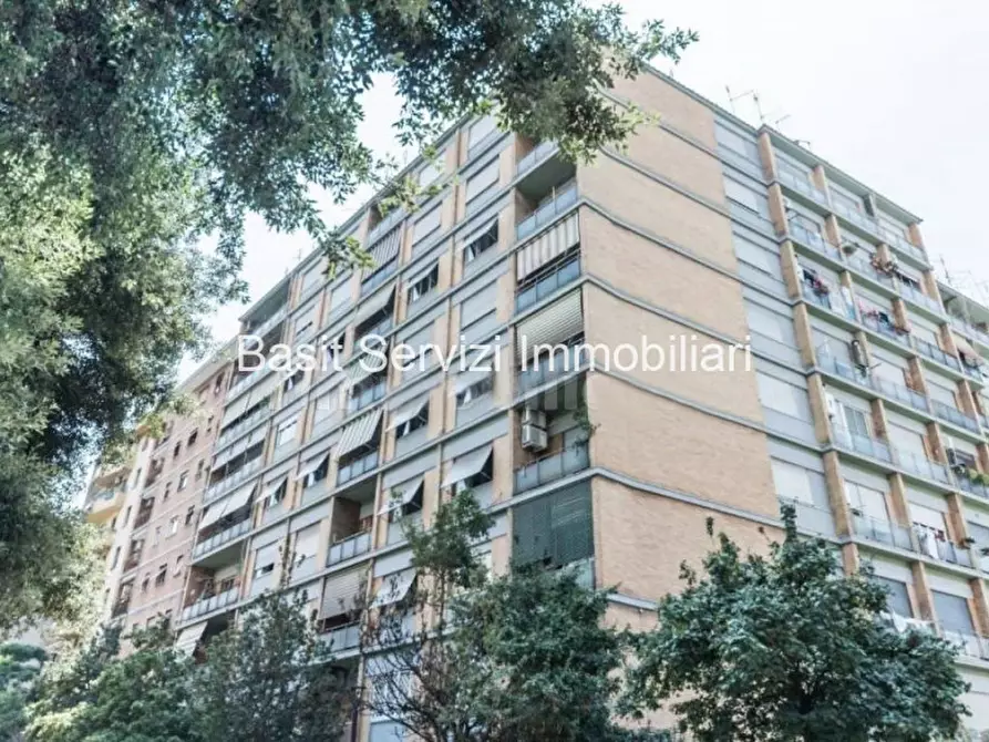 Immagine 30 di Appartamento in vendita  in Viale Guglielmo Marconi a Roma