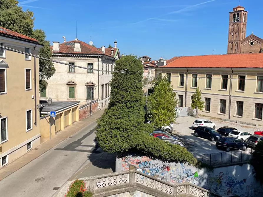 Immagine 1 di Appartamento in vendita  in Corso Antonio Fogazzaro a Vicenza