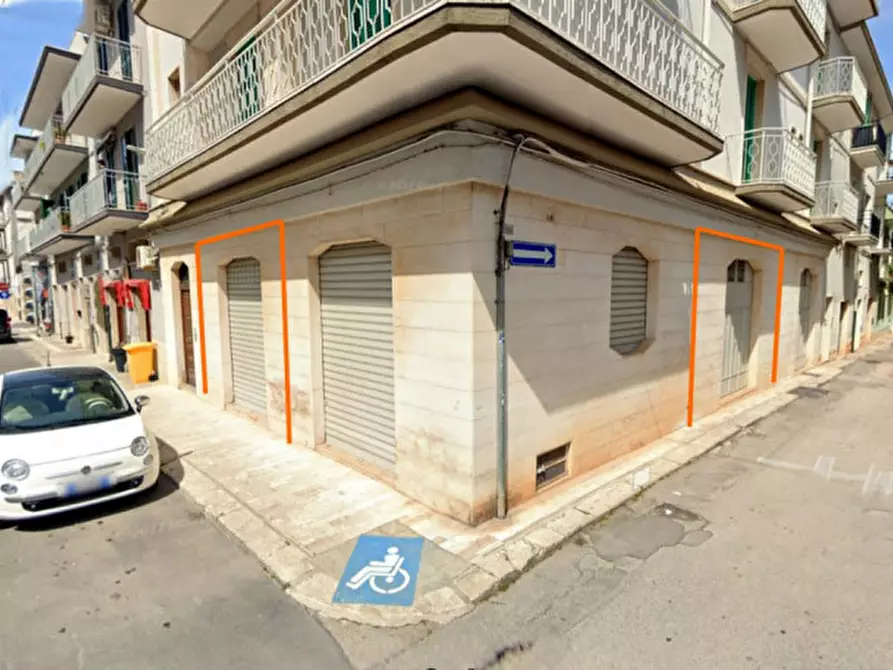 Immagine 1 di Negozio in affitto  in Via Piave a Fasano