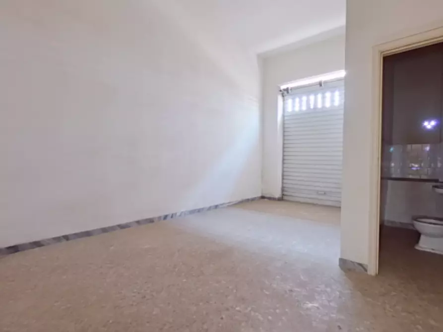 Immagine 4 di Negozio in affitto  in Via Piave a Fasano