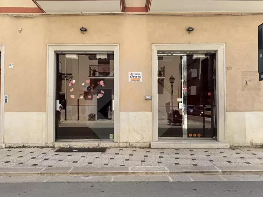 Immagine 1 di Negozio in affitto  in Via Regina Margherita 107 a Andria