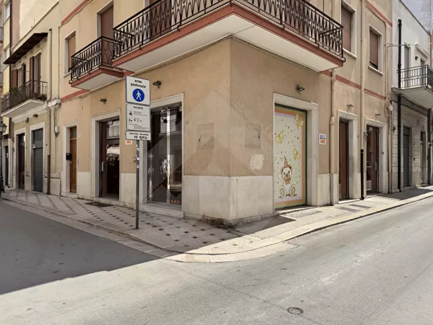 Immagine 2 di Negozio in affitto  in Via Regina Margherita 107 a Andria