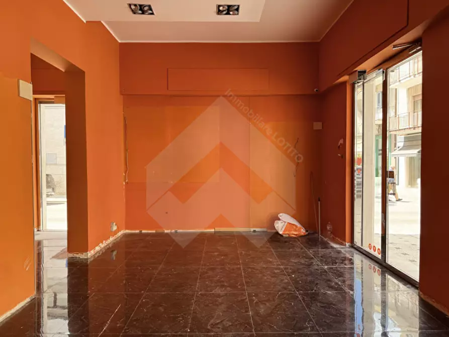 Immagine 6 di Negozio in affitto  in Via Regina Margherita 107 a Andria
