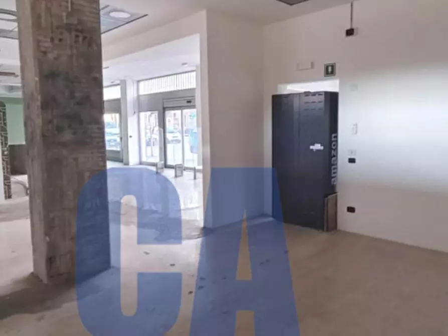 Immagine 3 di Negozio in affitto  in VIALE LANCETTI VINCENZO a Milano