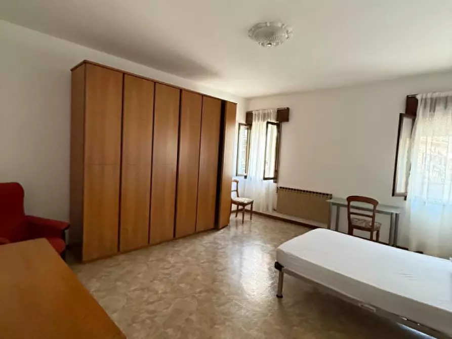 Immagine 15 di Appartamento in vendita  in Viale Gian Giorgio Trissino 65 a Vicenza