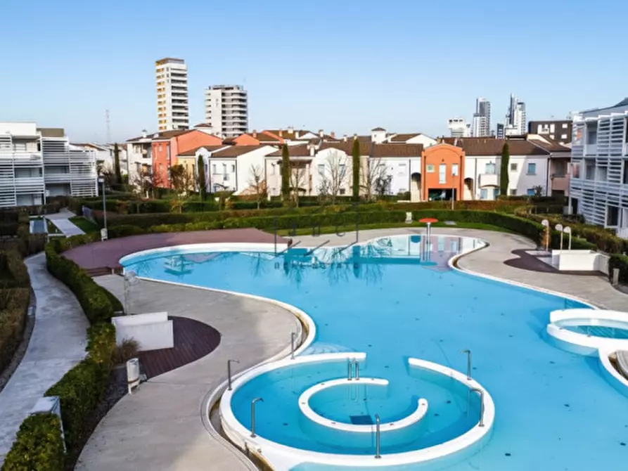 Immagine 27 di Appartamento in vendita  in Via Pietro Sassaro, 16, 30016 Jesolo VE a Jesolo