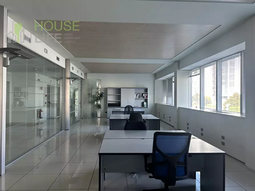 Immagine 5 di Ufficio in affitto  a Schio