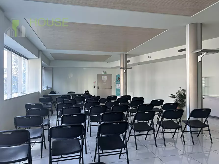 Immagine 7 di Ufficio in affitto  a Schio