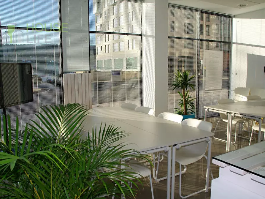 Immagine 14 di Ufficio in affitto  a Schio