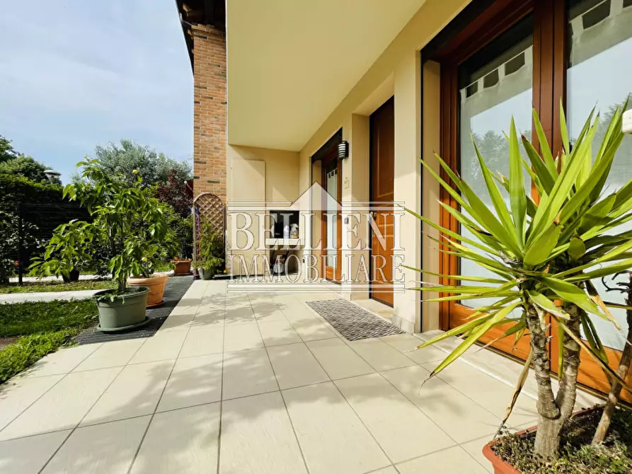 Immagine 1 di Villetta a schiera in vendita  in Via Summano a Caldogno