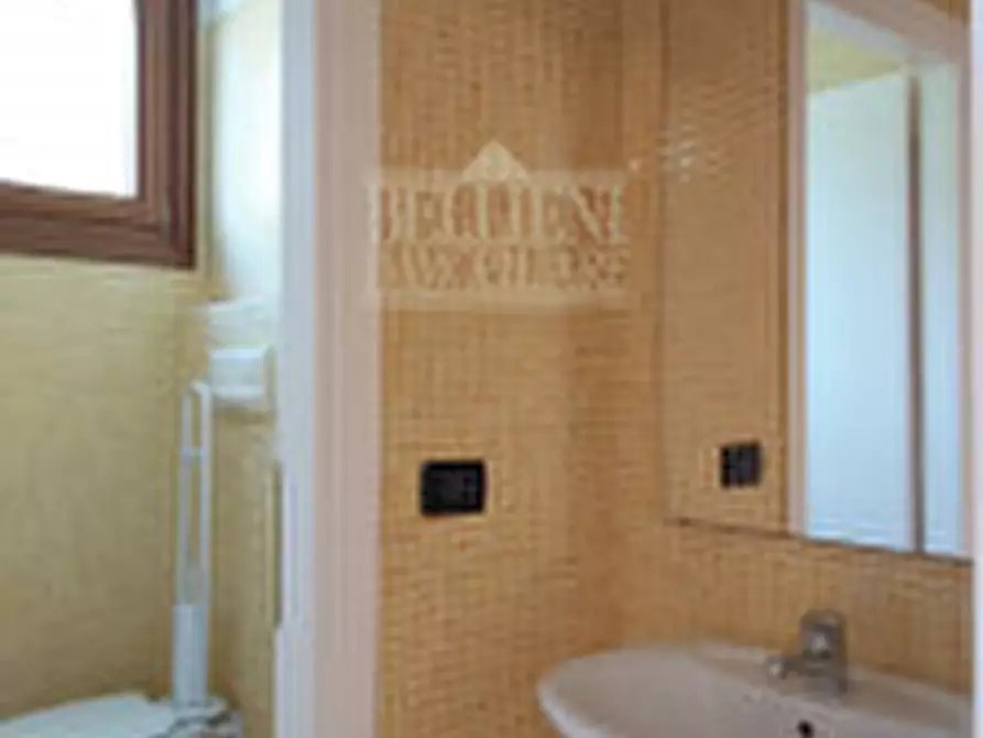 Immagine 12 di Villetta a schiera in vendita  in Via Summano a Caldogno