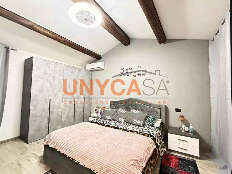 Immagine 10 di Appartamento in vendita  a Verona