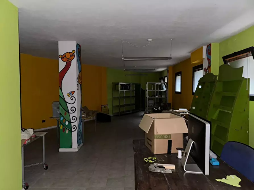 Immagine 8 di Ufficio in vendita  a Verona