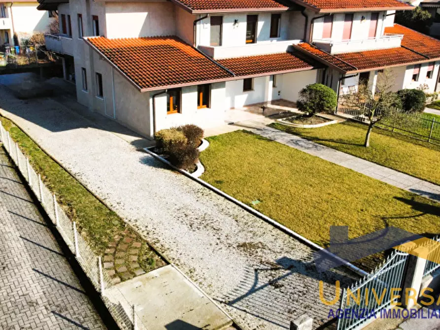 Immagine 2 di Casa bifamiliare in vendita  in Via Don Bosco a Santa Giustina In Colle