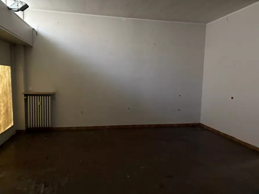 Immagine 6 di Negozio in vendita  in via oberdan 35 a Alessandria