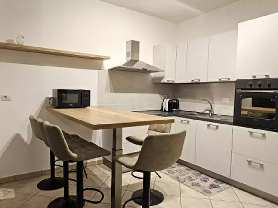 Immagine 12 di Appartamento in affitto  in VIA FRATELLI GIUNTELLI 19 a Asti