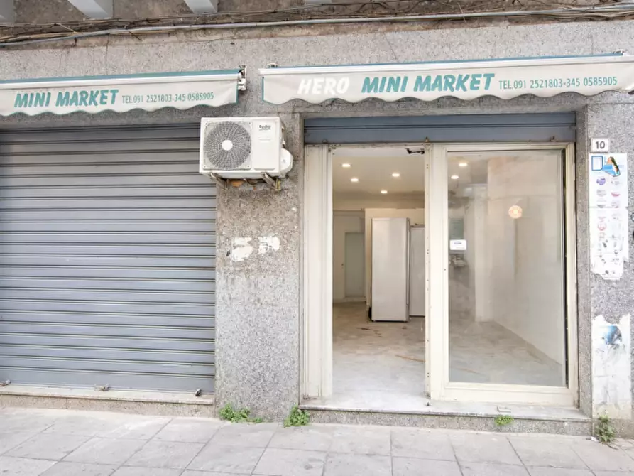Immagine 1 di Attività commerciale in affitto  in Via Nino Bixio 8-10 a Palermo
