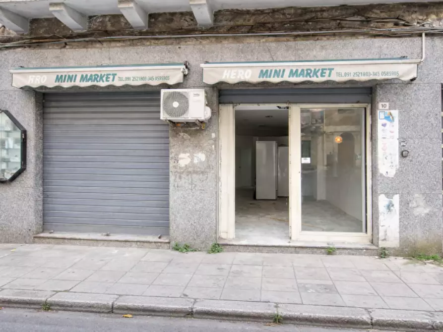 Immagine 2 di Attività commerciale in affitto  in Via Nino Bixio 8-10 a Palermo