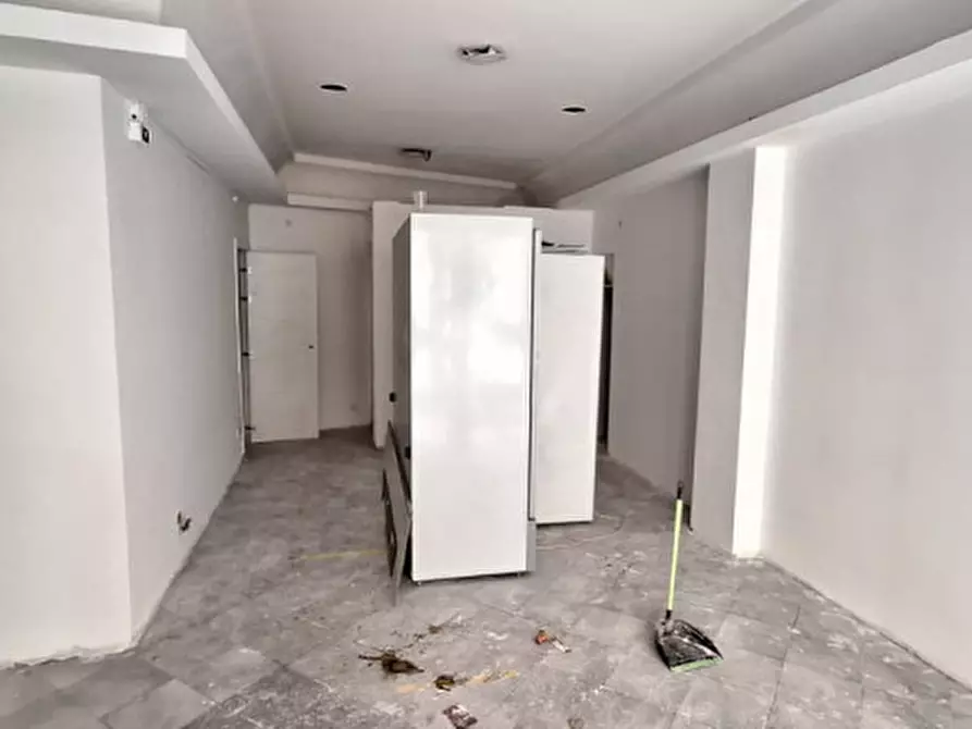 Immagine 4 di Attività commerciale in affitto  in Via Nino Bixio 8-10 a Palermo