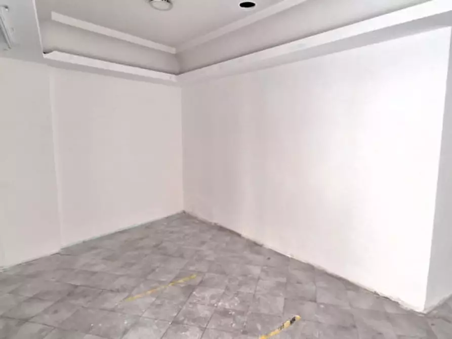 Immagine 11 di Attività commerciale in affitto  in Via Nino Bixio 8-10 a Palermo