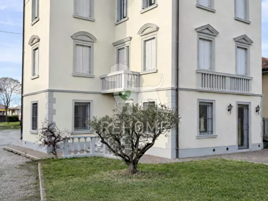 Immagine 1 di Villa in vendita  in Via Lignano, 14 a Pozzuolo Del Friuli