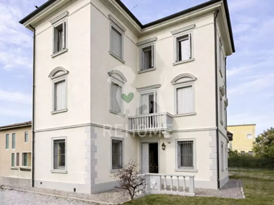 Immagine 2 di Villa in vendita  in Via Lignano, 14 a Pozzuolo Del Friuli