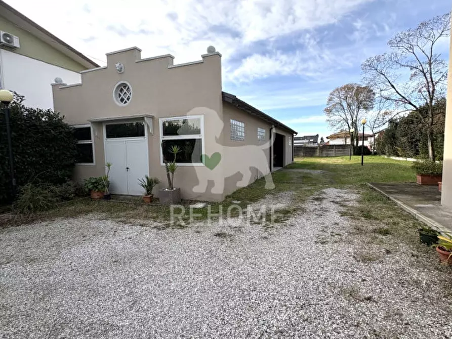 Immagine 36 di Villa in vendita  in Via Lignano, 14 a Pozzuolo Del Friuli