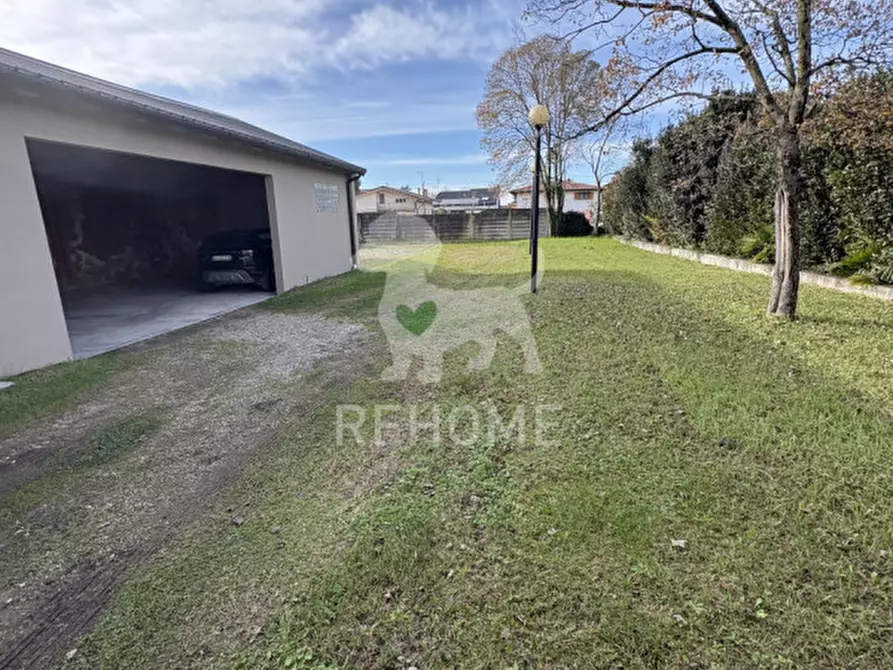 Immagine 37 di Villa in vendita  in Via Lignano, 14 a Pozzuolo Del Friuli