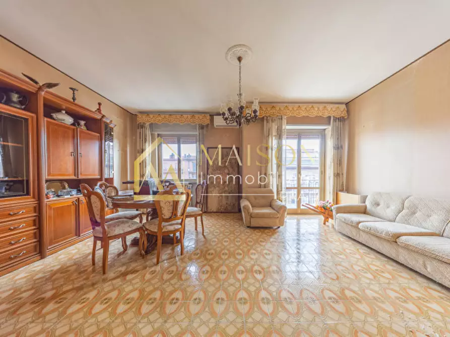 Immagine 5 di Appartamento in vendita  in Via Vergiate a Roma